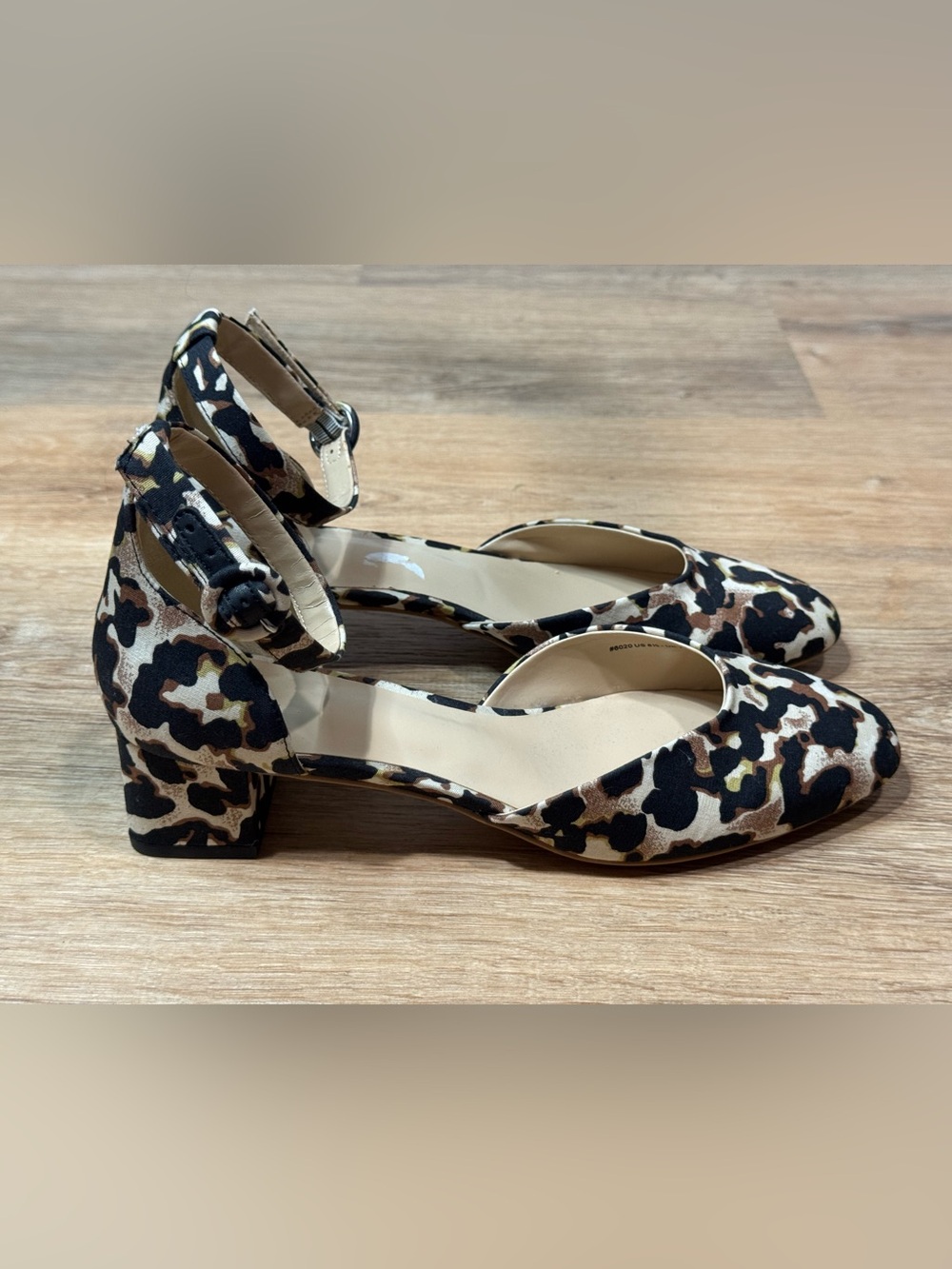 New Cabi Kiki Leopard Print Ankle Strap Block Heel Sandals Size 8.5